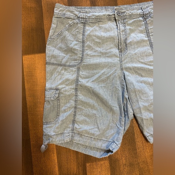 St. John's Bay Gray Cargo Shorts Relaxed Fit - Picture 2 of 10